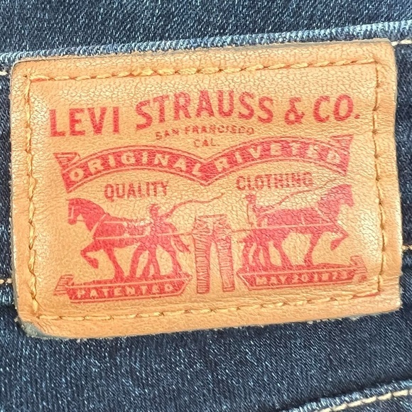 Levi's Women's 711 Skinny Jeans, dark wash, low rise, Size 28 - Picture 2 of 6